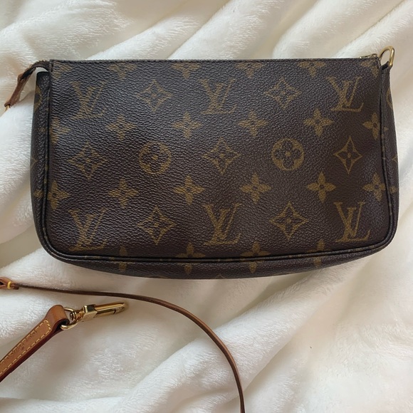 Louis Vuitton Handbags - Louis Vuitton Pochette Accessories
